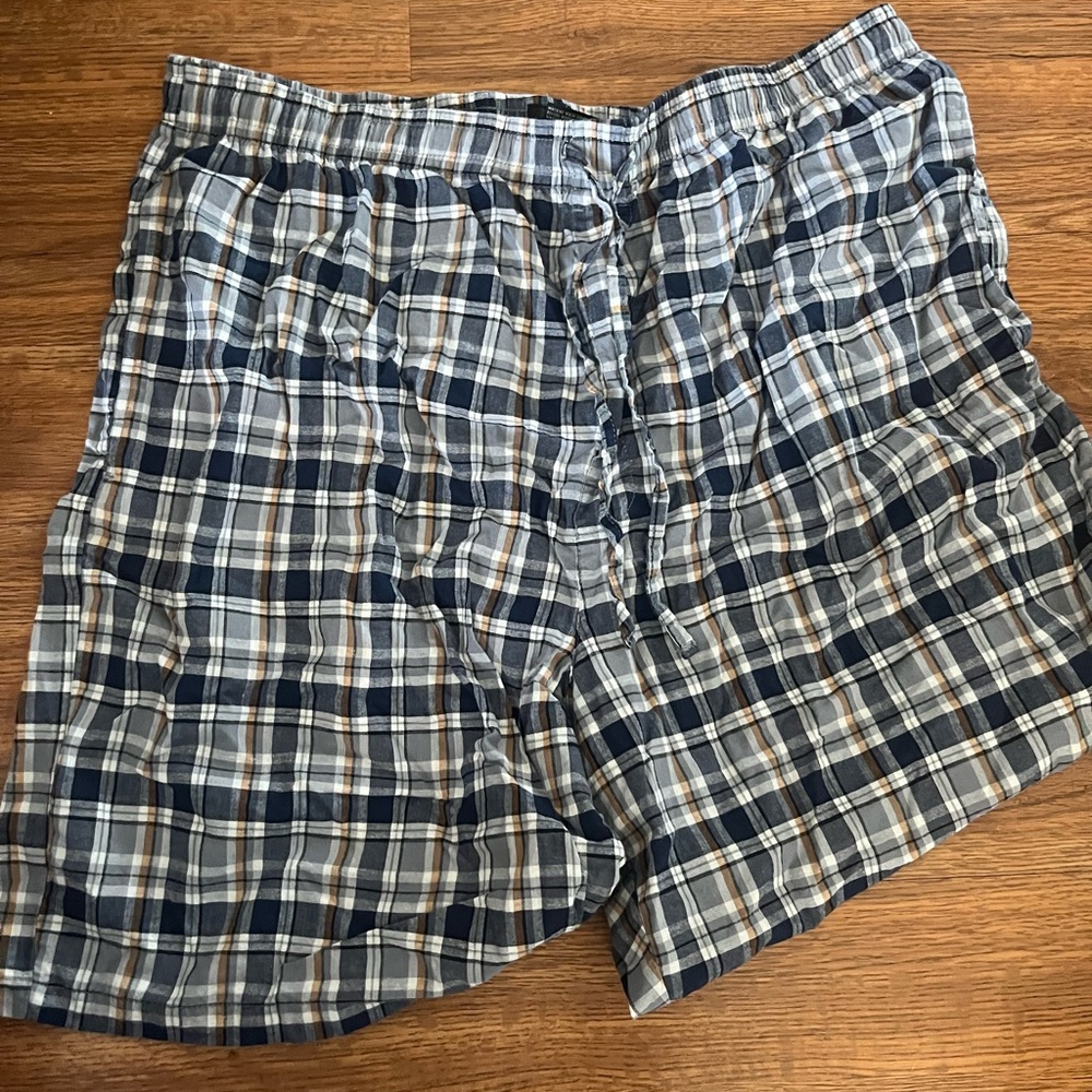 Hanes Blue and White Plaid Shirt XL
